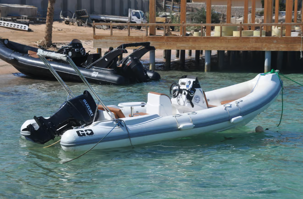 Hurghada: Private Speedboat Adventure with Fruits & Pick-up